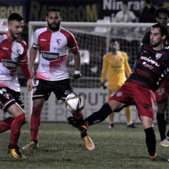 Una Gimnástica en inferioridad pierde en el descuento ante el Arosa (1-0)