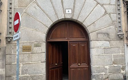 El Juzgado investiga la muerte de una estudiante del IE en una casa de Segovia