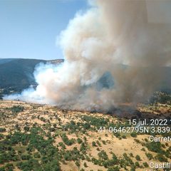El incendio de Navafría sigue activo pero baja a Nivel 1