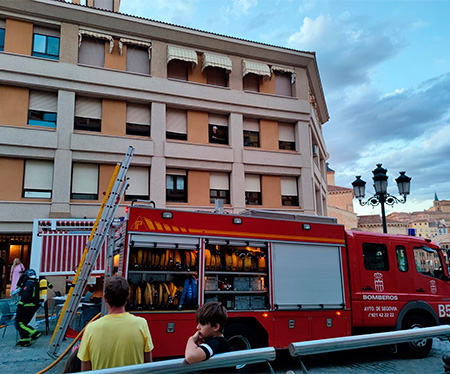 Alarma en la avenida Acueducto por un incendio en la cocina de un