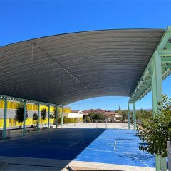 Valverde techa las pistas deportivas de la escuela con una inversión de 336.000€