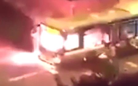 Incendiado un autobús segoviano en las protestas que azotan Francia