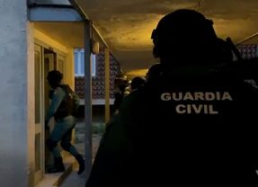 Dos detenidos por robar cuatro jamones en un super de Palazuelos