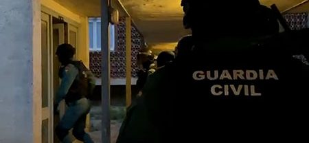 Dos detenidos por robar cuatro jamones en un super de Palazuelos