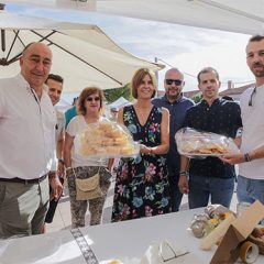 Florones solidarios en Abades, garbanzos en Labajos, y vino en Moraleja