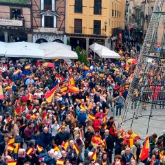 Llenazo en el Acueducto “contra Sánchez y por España”