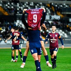 Golpe sobre la mesa de la Segoviana en Badajoz (0-1)