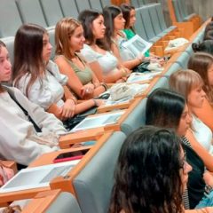 El Grado de Enfermería se queda sin profesores