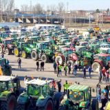 Las protestas de los agricultores paralizan las salidas de varias capitales del país