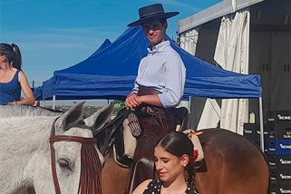 Flamenco, caballistas y paella en la tercera Feria de Abril de Palazuelos