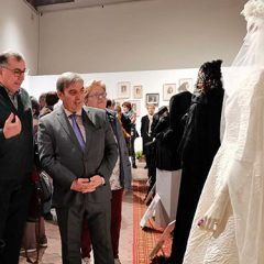 Trajes de boda que te encuentras en el “sobrao”