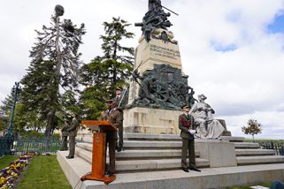 Los artilleros rinden homenaje a los héroes del 2 de mayo