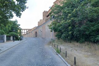 Corte por obras en el inicio del paseo de Santo Domingo de Guzmán esta mañana