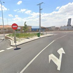 Herido un pasajero tras chocar un bus y un turismo en la calle Guadarrama