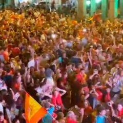 España supera a Francia y desata la locura en el Azoguejo