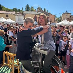 Valtiendas entona el “viva el vino”
