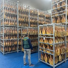 Detenidos por robar 110 jamones por valor de 7.700€ en una fábrica de Cantimpalos