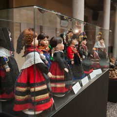 La expo ‘Muñecas segovianas’ se alarga hasta el 18 de julio
