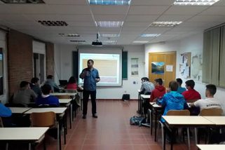 “Queremos docentes ya”: alumnos de la escuela forestal de Coca protestan por la falta de profesorado
