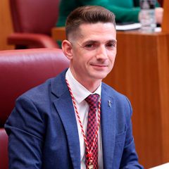 Sergio Iglesias toma posesión como procurador del PSOE