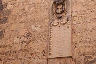 IU reclama al Obispado la retirada de símbolos franquistas en las iglesias