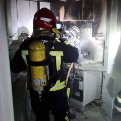 Los Bomberos sofocan un incendio una cocina en Caño Grande sin heridos
