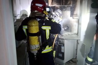 Los Bomberos sofocan un incendio una cocina en Caño Grande sin heridos