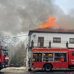 Cuatro afectados por humo en un incendio en un edificio de San Rafael