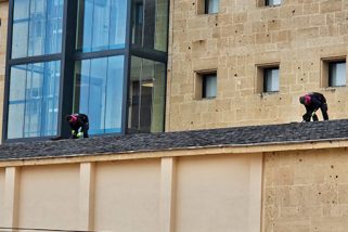 Suspendidos los trabajos en el gimnasio de La Aneja por falta de licencia