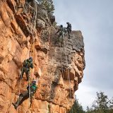 Desmontan vías de escalada ilegales en la vertiente segoviana de Guadarrama