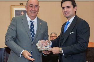 Arturo de Vicente recoge el XXXV Gil de Biedma