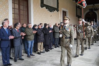 Paisanos juran bandera en la Academia de Artillería por Santa Bárbara