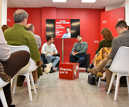 El PSOE de Segovia aborda la inclusión en un acto con Víctor Gutiérrez