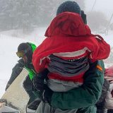 La Guardia Civil rescata a 140 esquiadores “colgados” por una avería del telesilla en La Pinilla