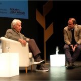 Felipe González, anima en Segovia a reaccionar ante “un loco y necio absoluto como Trump”