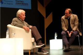Felipe González, anima en Segovia a reaccionar ante “un loco y necio absoluto como Trump”