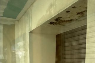 Humedad y filtraciones en el aún sin inaugurar mercado de Los Huertos