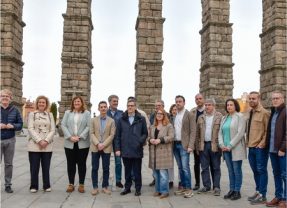 Bolaños arropa en Segovia a los socialistas y pide “abrir una nueva etapa” en Castilla y León