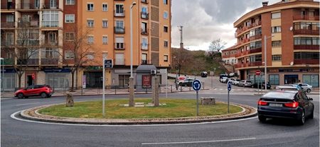 IU insiste en la creación de un acceso a la calle Poleo desde la rotonda