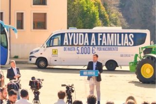 Mañueco pone en marcha su caravana de promesas