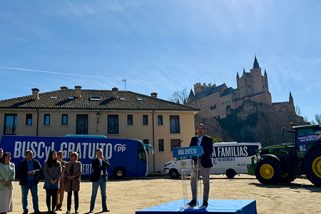 Campaña día 3: Mañueco con tractor de fondo