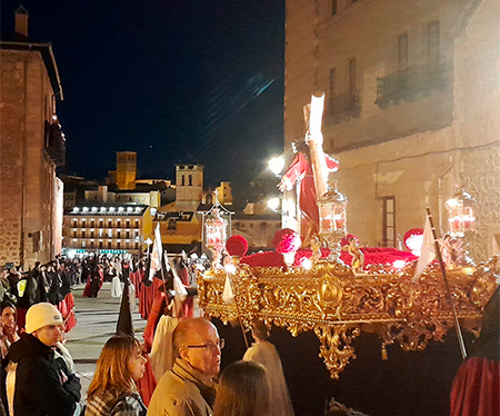 Al ritmo de la procesión