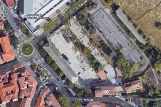 El Ayuntamiento apuesta por el Regimiento pero su futuro urbanístico sigue sin definirse