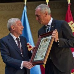 Antonio Ruiz Hernando recibe el título de Hijo Predilecto de Segovia