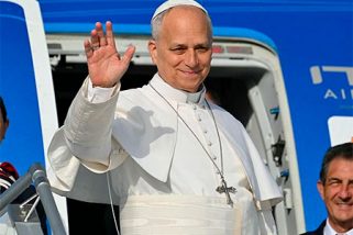 Medio millar de segovianos peregrinan para ver al papa León
