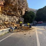 Sin heridos tras caer 1.500 kilos de piedra junto a la puerta de La Fuencisla