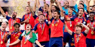 Campeones del mundo: dos estrellas y un eclipse
